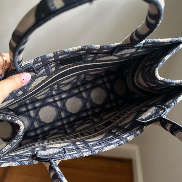 Christian Dior Book Tote Oblique Canvas Medium Blue Macrocannage Embroidered Bag - Picture 6 of 9